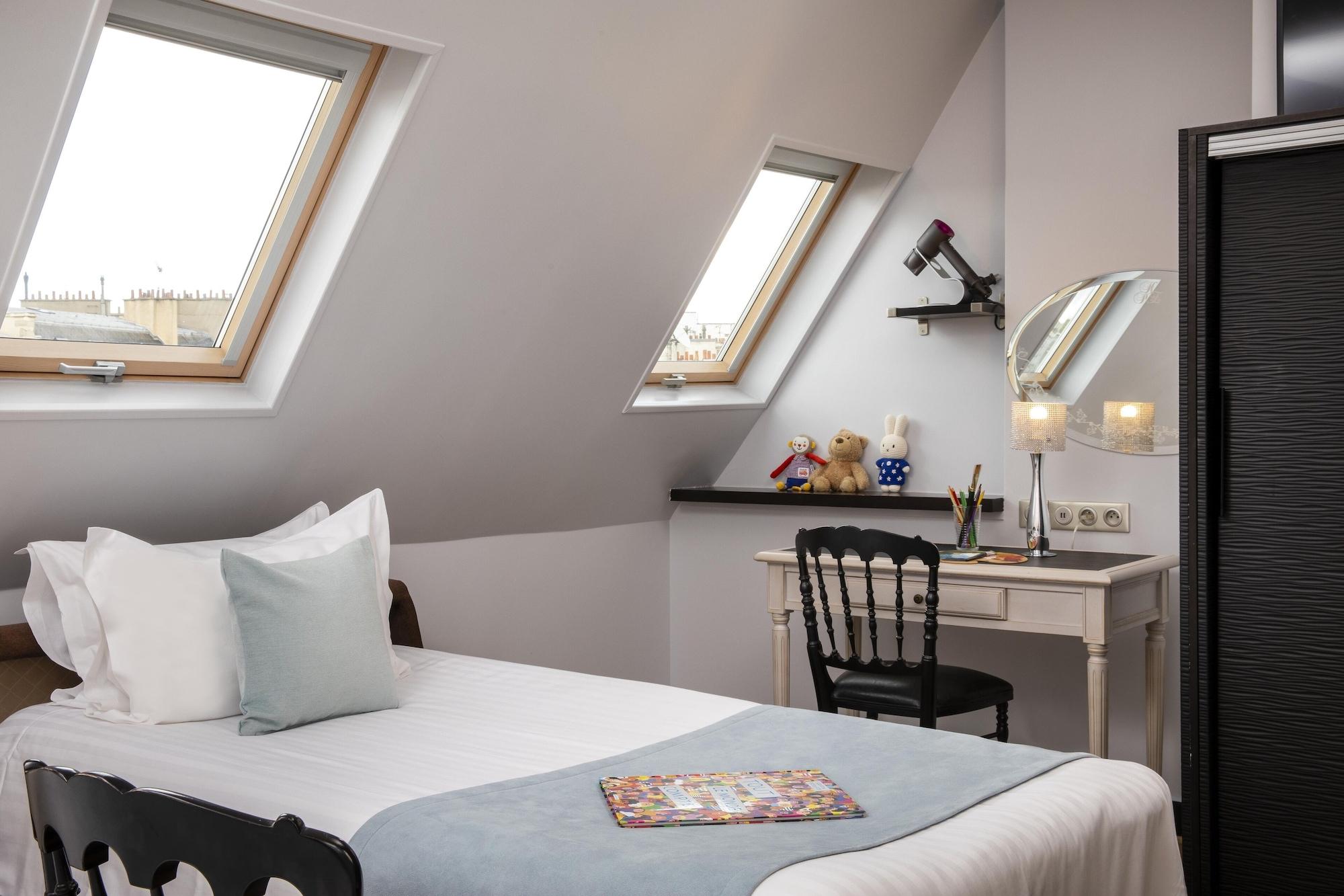Hotel Plaza Elysees Париж Екстериор снимка