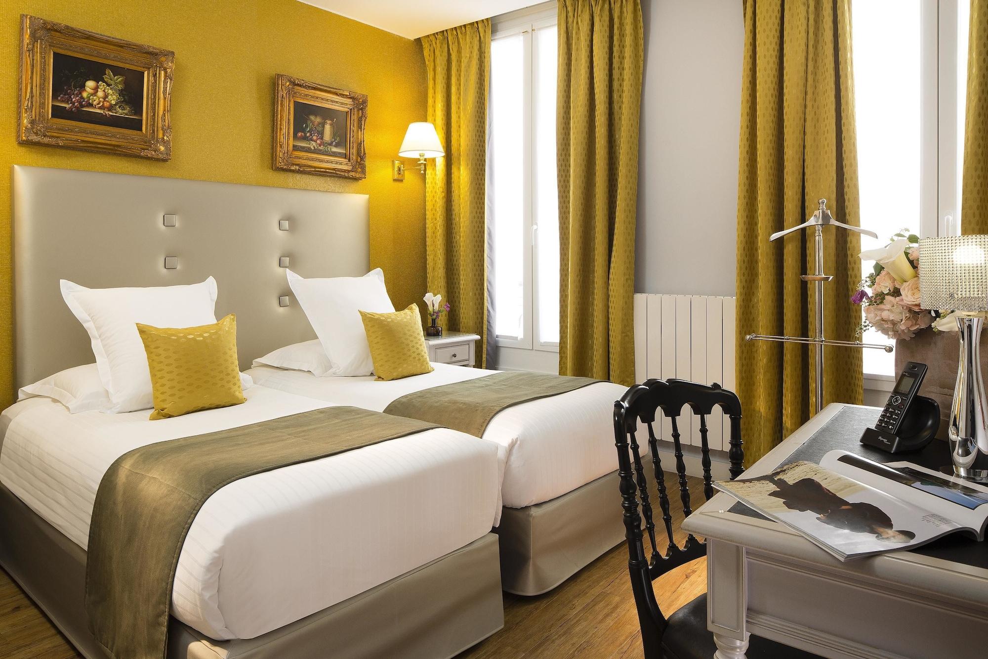 Hotel Plaza Elysees Париж Екстериор снимка