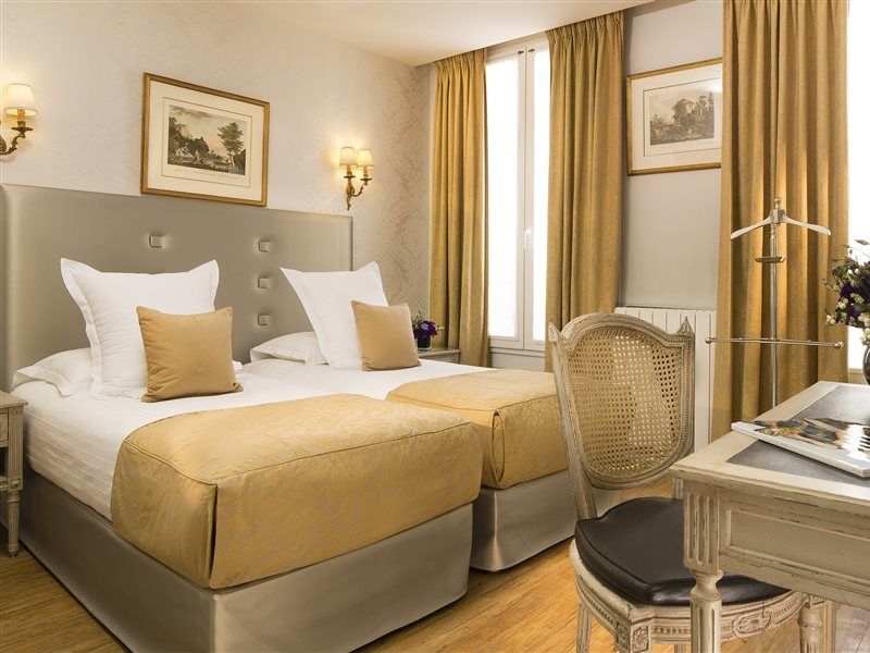 Hotel Plaza Elysees Париж Екстериор снимка