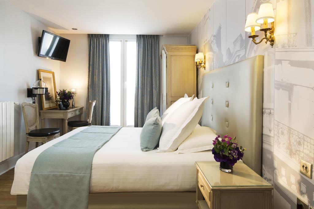 Hotel Plaza Elysees Париж Екстериор снимка