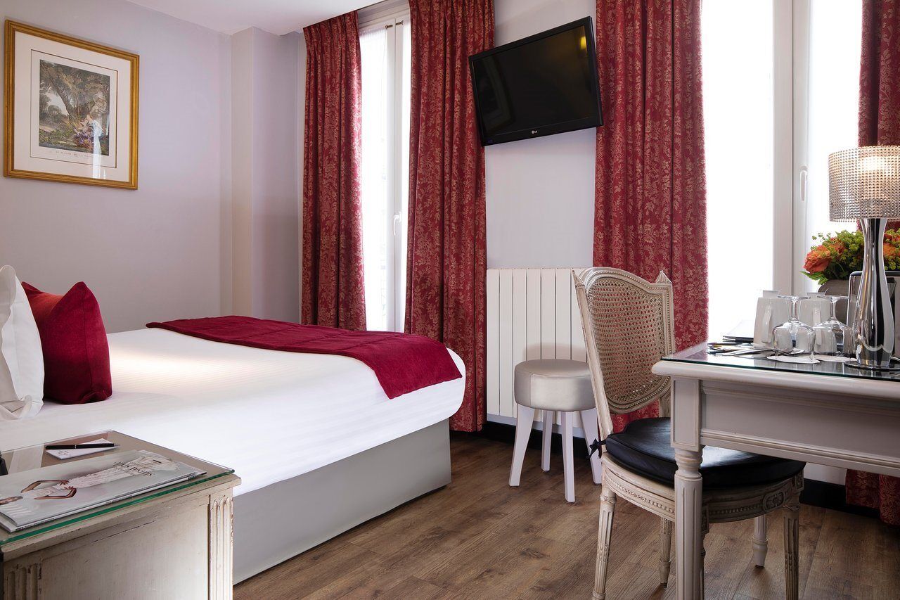 Hotel Plaza Elysees Париж Екстериор снимка