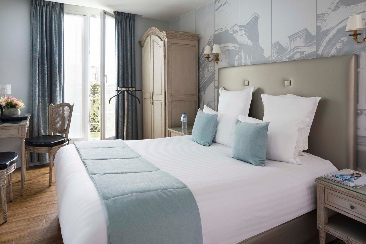 Hotel Plaza Elysees Париж Екстериор снимка